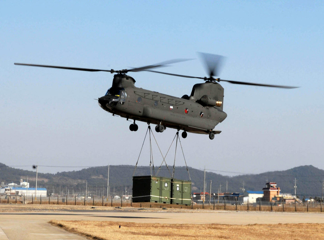 CH-47 Chinook.jpg